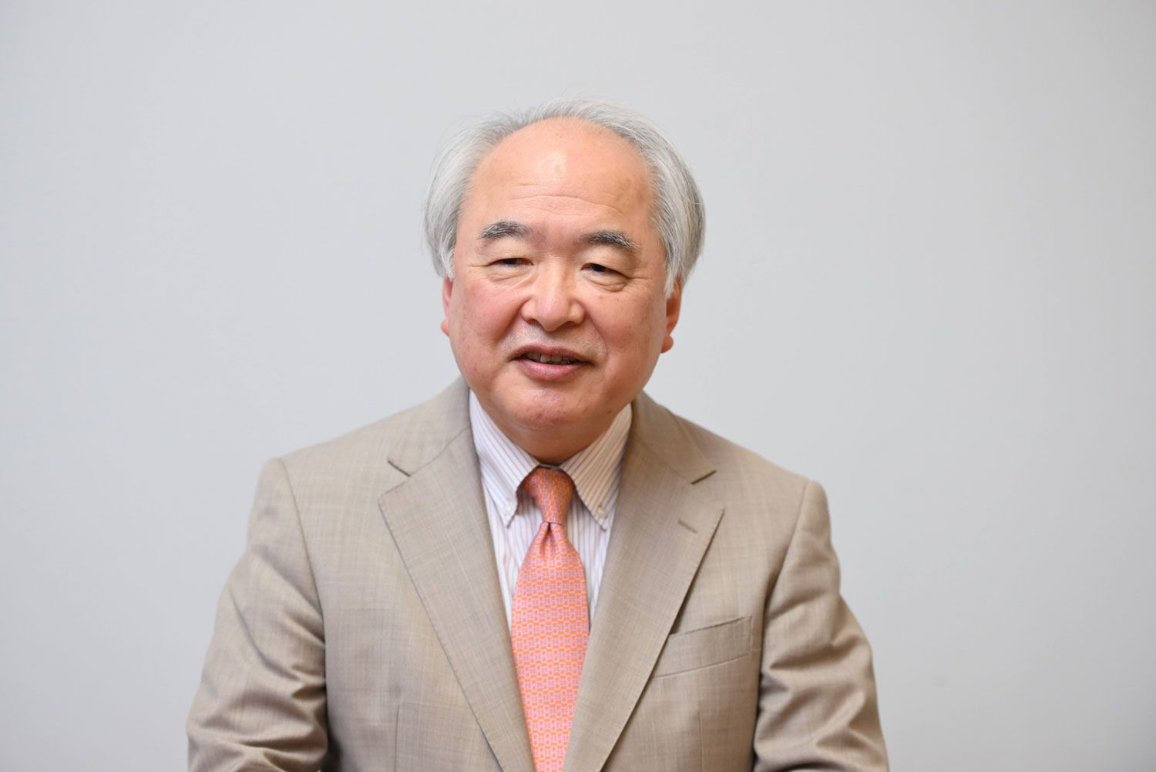 戸倉新樹 氏